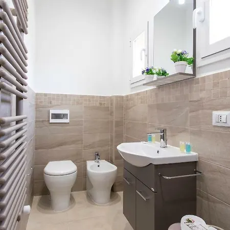 Apartament Flatinbo - Afrodite Bolonia